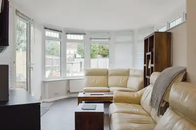2 bedroom accommodation in Poole