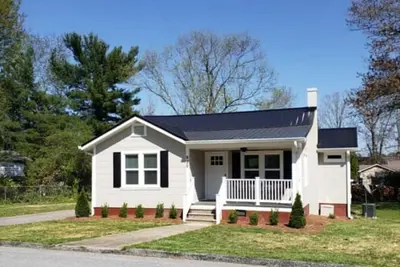 Image de Modern Bungalow less than a mile from downtown Hendersonville