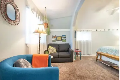 Image de Cozy Solar Cottage on the West Side