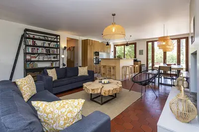 Image de Belle maison familiale Ă Piraillan 16 personnes