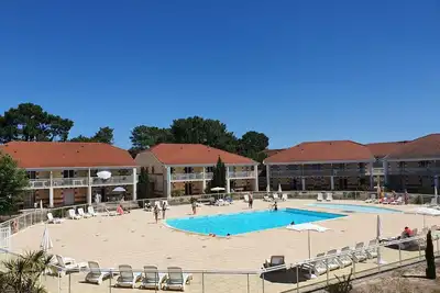 Image de Agréable appartement pour 4 personnes avec Wifi, piscine, Tv, terrasse, animaux admis et parking