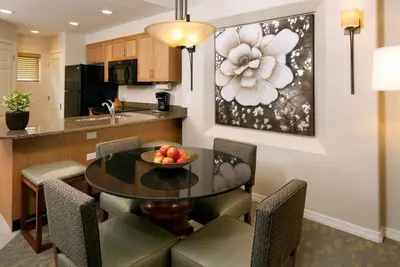 Image de 2 Blocks from Phoenix Open, Enjoy Sat and Sun rounds, Awesome restaurants/shops