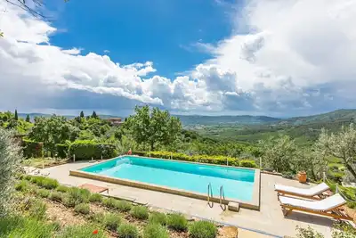 Image de Appartement dans une maison de vacances avec Wifi, piscine, Tv, patio, vue panoramique, parking
