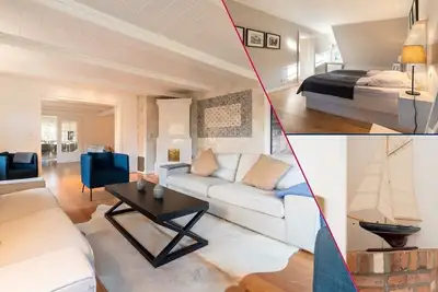 Image de Der Reetgedeckte Holsteinhof Verfügt Über 5 Schlafzimmer, 6 Bäder und 1 Gäste-wc