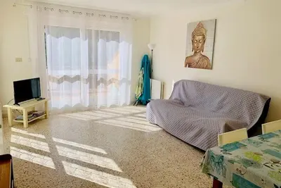 Image de Appartement F2 avec Terrasse et Parking, Proche Cures et Centre-ville - Amélie-les-Bains