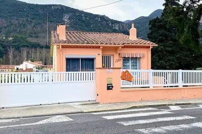 Image de Spacieux F2 ensoleillé de 62m², climatisé, balcon, parking, proche cures et centre, animaux acceptés