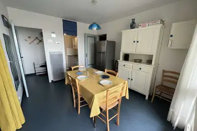 Image de Spacieux T3 idéalement situé près de la plage et des commerces, parking privatif inclus
