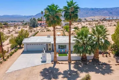 Image de 8min To Joshua Tree Np | Spa | Firepit | Star Gaze