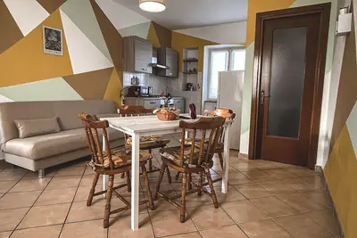 Cézanne - Holiday Apartment in La Morra