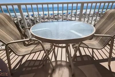 Image de Palms 204 - Budget Friendly Beachfront Condo - Free Beach Service!