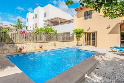 Image de Maison de vacances \"C'an CrespĂ\" avec piscine privĂ©e et Wi-Fi