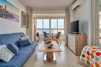 Image de Studio \"Great Sea Views Studio A68\" près de la plage avec piscine partagée et Wi-Fi
