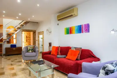 Image de Villa 'Ca Sa Pradina' avec terrasse privée, Wi-Fi et climatisation.