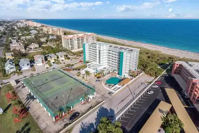 Image de Cocoa Beach Oceanfront Condo With Balcony & Kitchen Near Pier