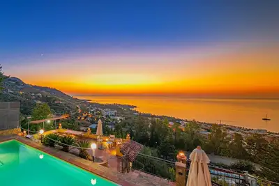 Image de Appartement \"Loft Bacco\" avec vue sur la mer, Wi-Fi et climatisation