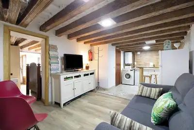 Image de Appartement \"Cathédrale deux chambres\" près de la mer avec balcon
