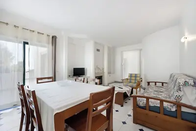 Image de Appartement \"Casa Daniel T2\" avec vue sur la mer, balcon et Wi-Fi.