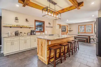 Image de Pet Friendly | Privacy | Games| Hot Tub | Fire Pit