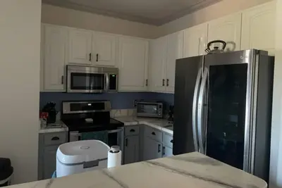 Image de Ready for the Beach?  Family Sized Condo Close to Everything! !
