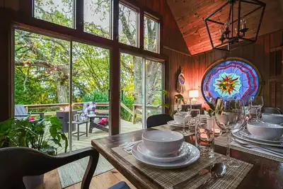 Image de Secluded in the Woods, Hot Tub