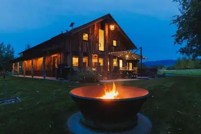Image de The Perfect Creekside Getaway with Hot Tub