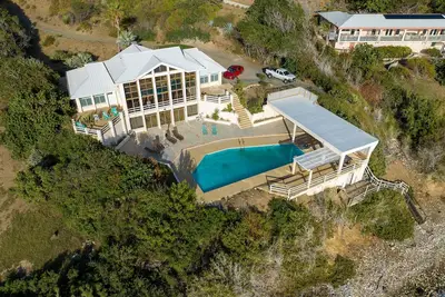 Image de Sapala All - Exclusive Oceanfront Rustic Villa with Private Pool