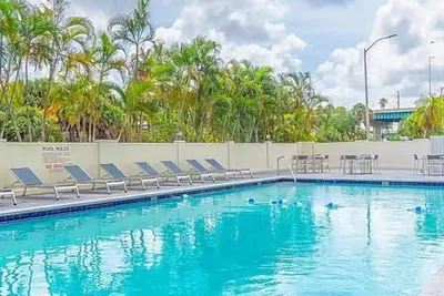 Image de Enjoy a Hassle-Free and Suiting Stay! 3 Family-friendly Units, Onsite Pool