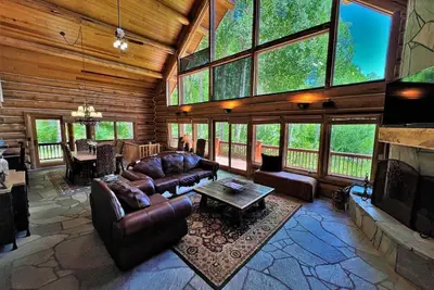 Image de Beautiful Log Cabin 2 Miles to Purgatory Resort with Hot Tub