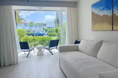 Image de Beachfront Villa Serenity - your luxury beach escape!