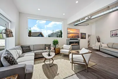 Image de The Loft – Stylish Walkable Egg Harbor Retreat, Pet-Friendly Stay