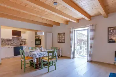 Image de Belle maison de 2 chambres à Albagnano.