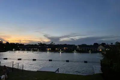 Image de New Waterfront House with Golf Cart!