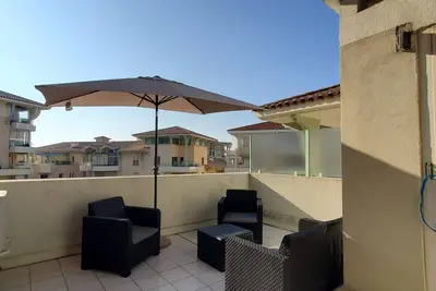 Port Frejus T2 39m2 climatisé Belle terrasse Vue jardin Wifi Parking 4 Personnes