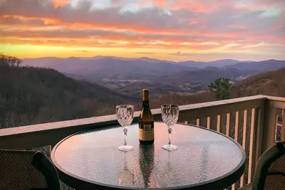 Image de Blue Ridge Mountain Air Retreat with epic mountain views!