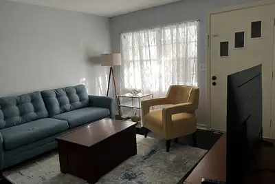 Image de 2 Bedroom with Screened Porch