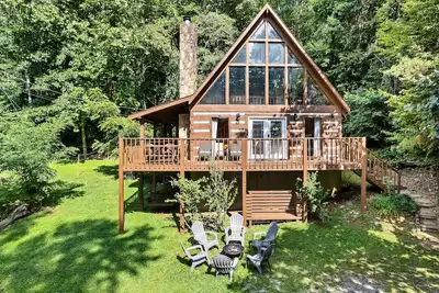 Image de Family Fun Cabin with Hot Tub & Game Room