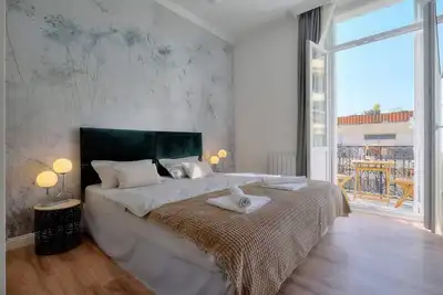 Image de Appartement récemment rénové, entièrement climatisé, au 2ème étage (sans ascenseur)