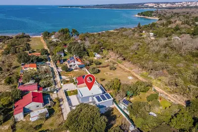 Image de Superbe maison à Peroj avec WiFi