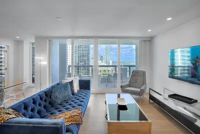 Image de Make It Happen! 2 Bedroom Condo with Water views, Brand New!