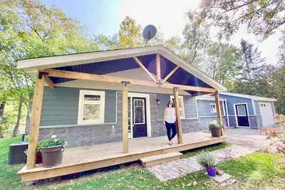 Image de The Riverside Retreat, Tree-Lined Cottage