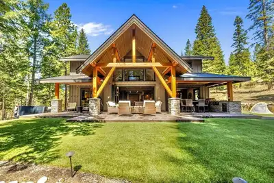 Image de Private Outdoor Santuary\/3acres+TurfYd+PickleballCt-Mins to Lake