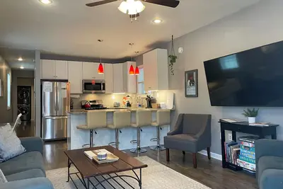 Image de Centrally located close to downtown and Clifton hospitals area.