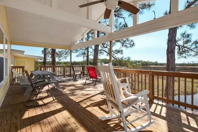 Image de Waterfront house w\/boat dock, covered deck, pets welcome- 1 mile to Keaton Beach
