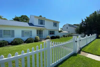 Image de Bayside Retreat: Your Perfect Beach Getaway