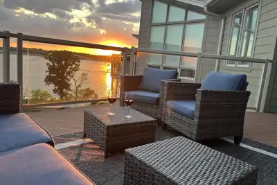 Image de Penthouse Luxury with Lake Views & 6 Free waterpark passes daily at Bridges Bay.