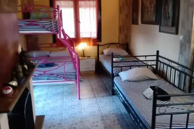 Image de ΕΞΟΧΙΚΗ ΚΑΤΟΙΚΙΑ ΜΕ ΚΗΠΟ ΚΑΙ ΑΥΛΗ ΠΟΥ ΣΥΝΔΥΑΖΕΙ ΒΟΥΝΟ ΜΕ ΘΑΛΛΑΣΑ