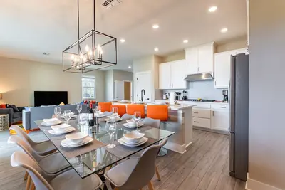 Image de Large Beautiful House Near Disney in Gated Community, Free Shuttle.