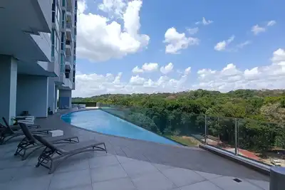 Image de Offer Luxury modern apartment centrally located with all the comforts of a hotel