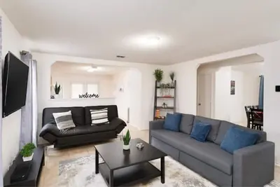 Image de Beautiful 3br Near Medical Center - Pet Friendly!