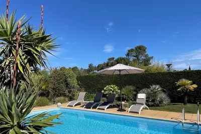 Magnificent villa with swimming pool